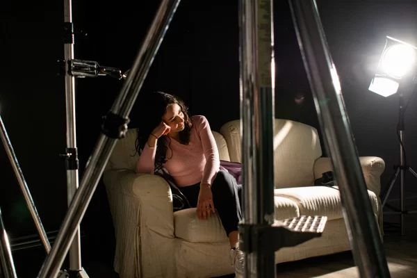 laboratorio di fotografia, foto a Federica seduta